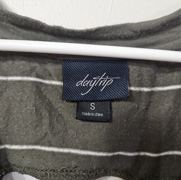 Daytrip Olive Striped Women's short sleeve open back tee! - Picture 2 of 6